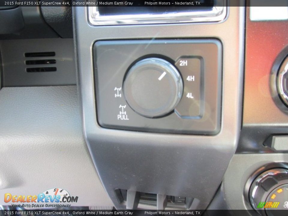 2015 Ford F150 XLT SuperCrew 4x4 Oxford White / Medium Earth Gray Photo #30