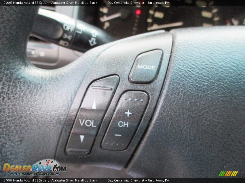 2006 Honda Accord SE Sedan Alabaster Silver Metallic / Black Photo #34