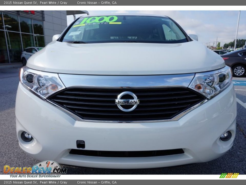 2015 Nissan Quest SV Pearl White / Gray Photo #8
