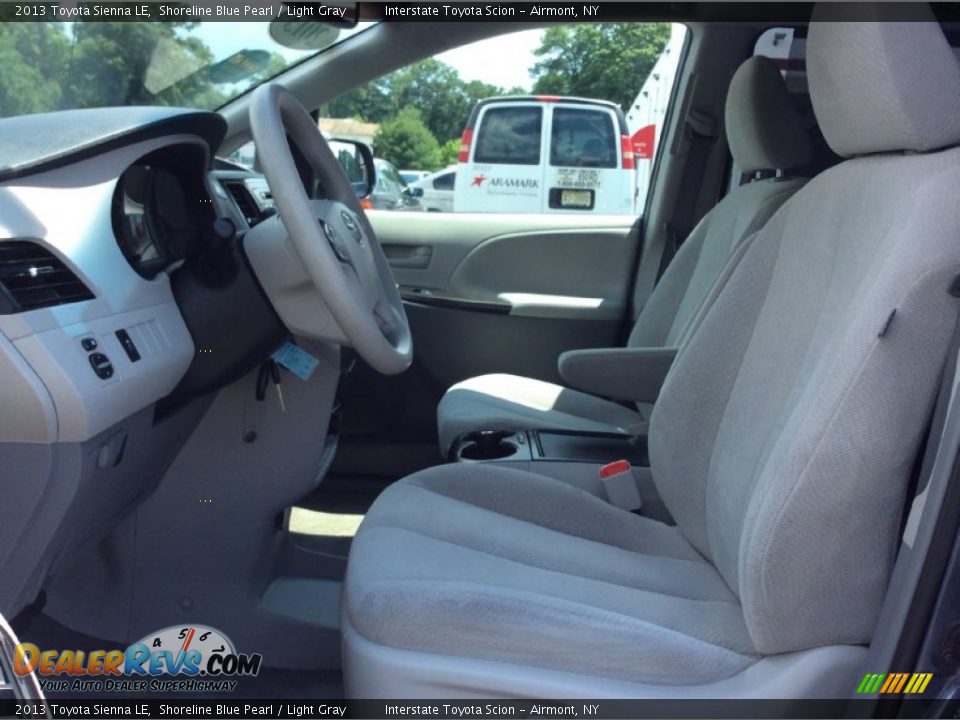 2013 Toyota Sienna LE Shoreline Blue Pearl / Light Gray Photo #10