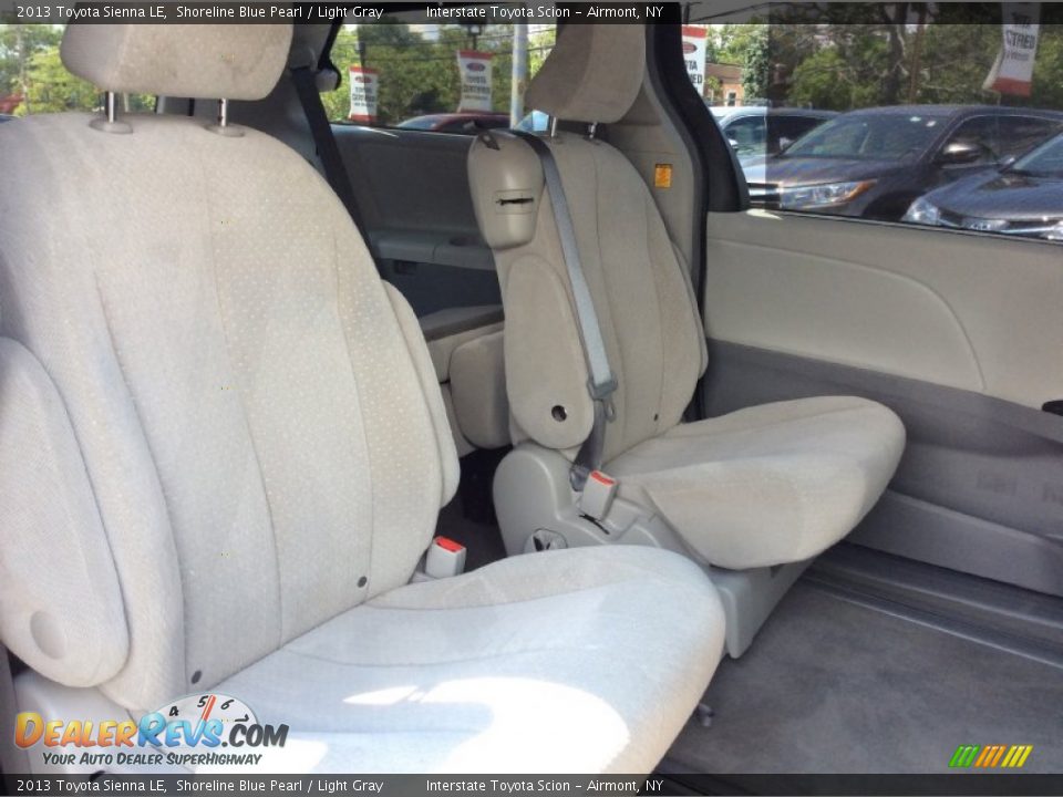 2013 Toyota Sienna LE Shoreline Blue Pearl / Light Gray Photo #17