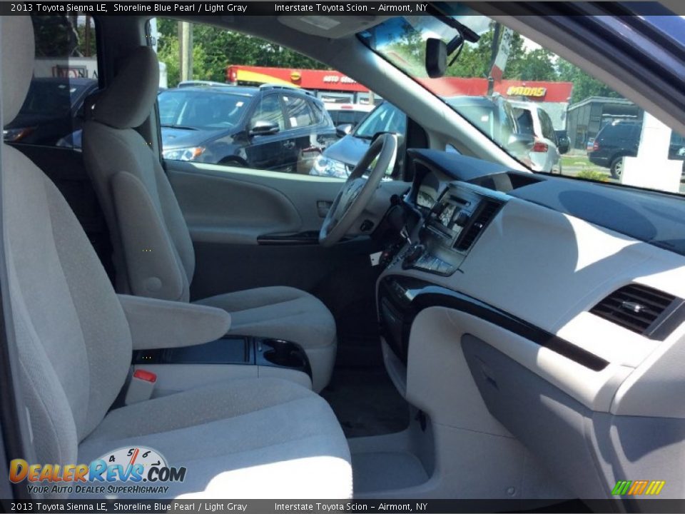 2013 Toyota Sienna LE Shoreline Blue Pearl / Light Gray Photo #19