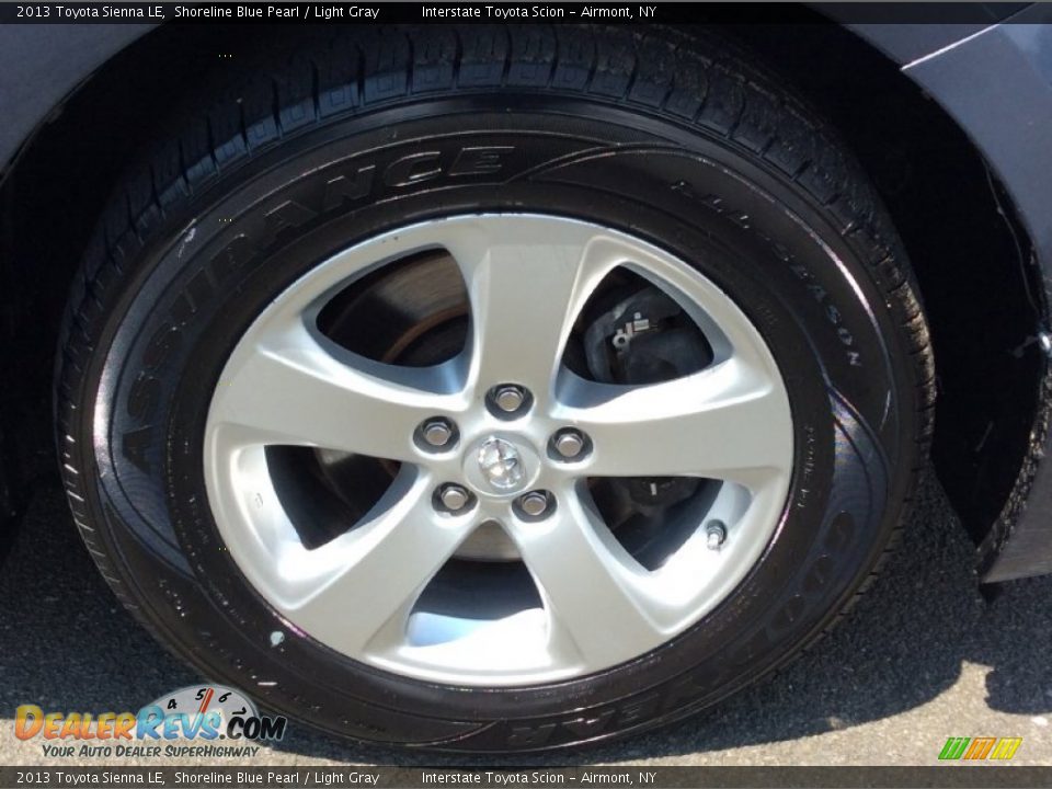 2013 Toyota Sienna LE Shoreline Blue Pearl / Light Gray Photo #20