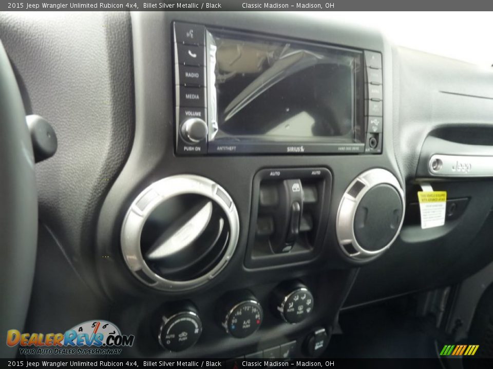 Controls of 2015 Jeep Wrangler Unlimited Rubicon 4x4 Photo #8