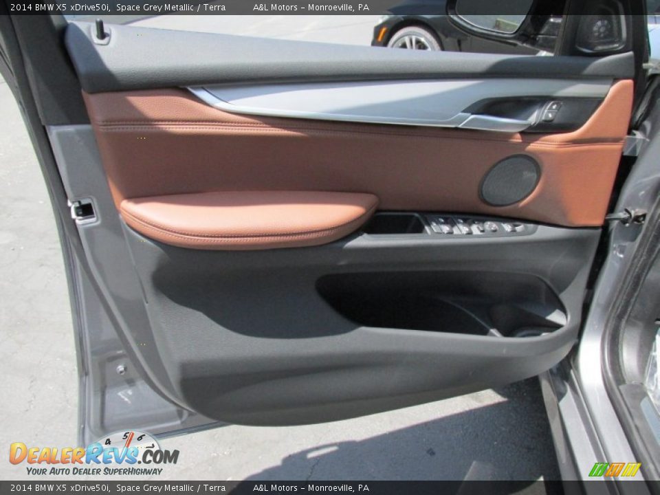 Door Panel of 2014 BMW X5 xDrive50i Photo #10