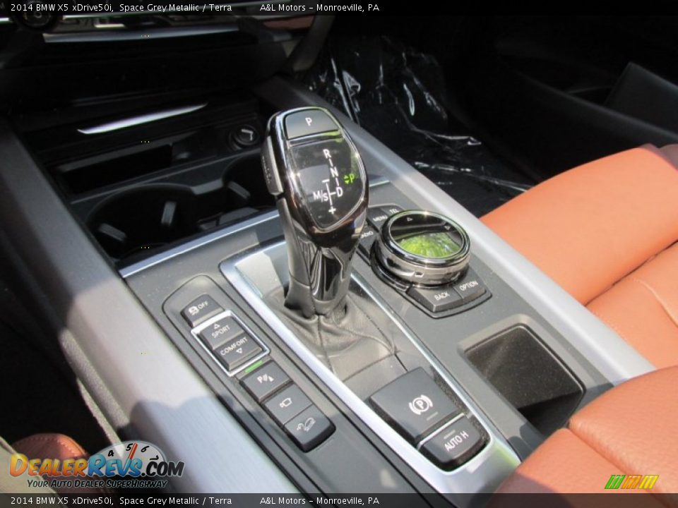 2014 BMW X5 xDrive50i Shifter Photo #15