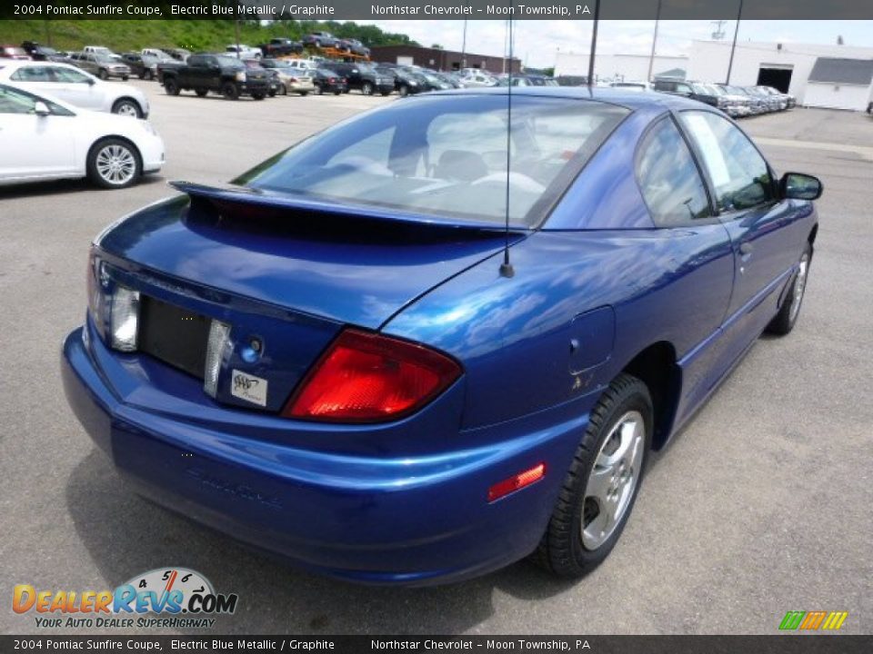 2004 Pontiac Sunfire Coupe Electric Blue Metallic / Graphite Photo #4