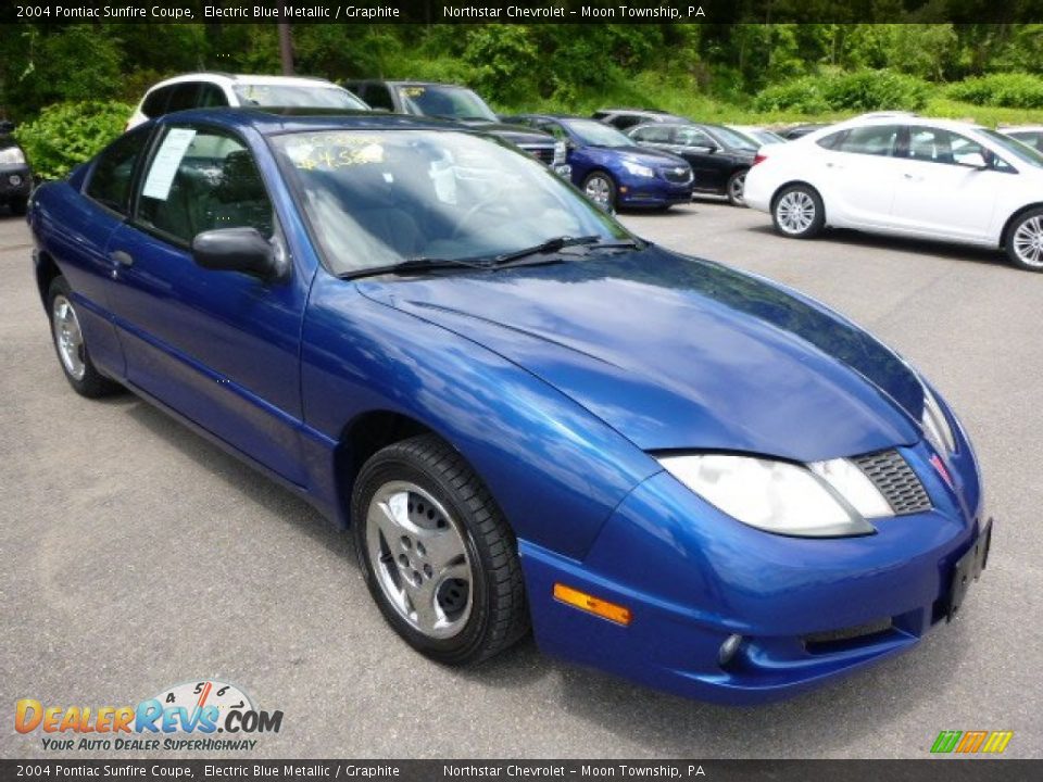 2004 Pontiac Sunfire Coupe Electric Blue Metallic / Graphite Photo #5