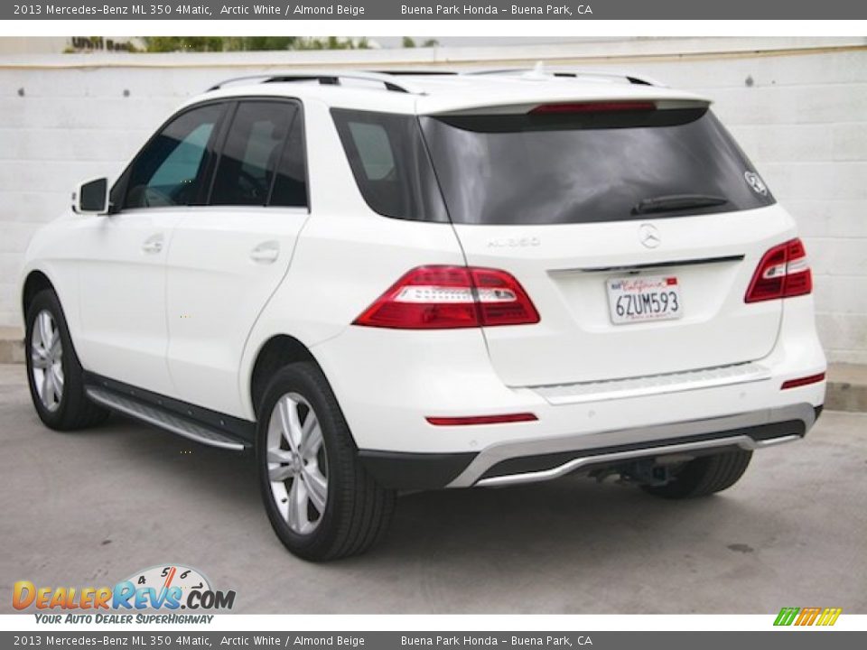 2013 Mercedes-Benz ML 350 4Matic Arctic White / Almond Beige Photo #2