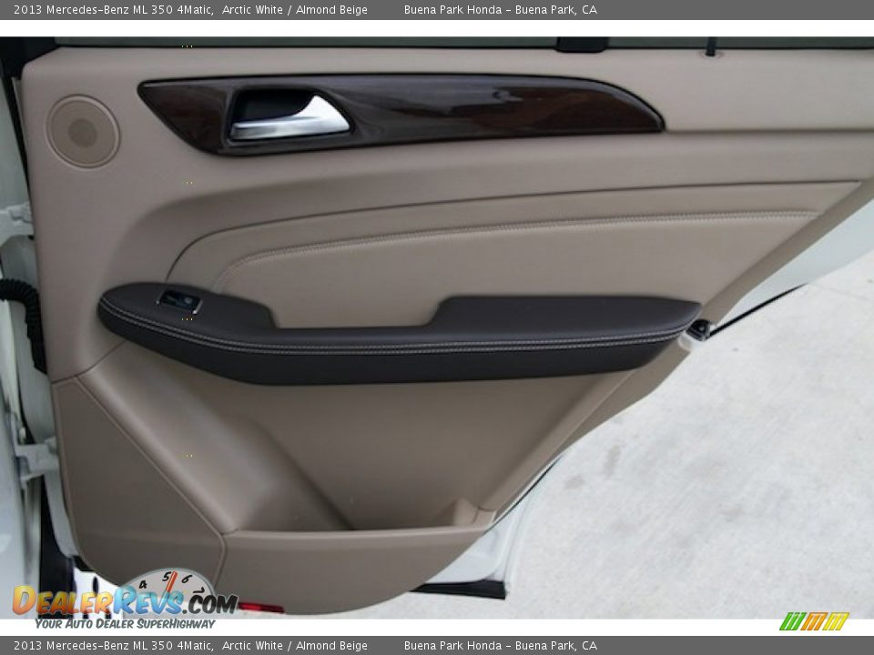 2013 Mercedes-Benz ML 350 4Matic Arctic White / Almond Beige Photo #25
