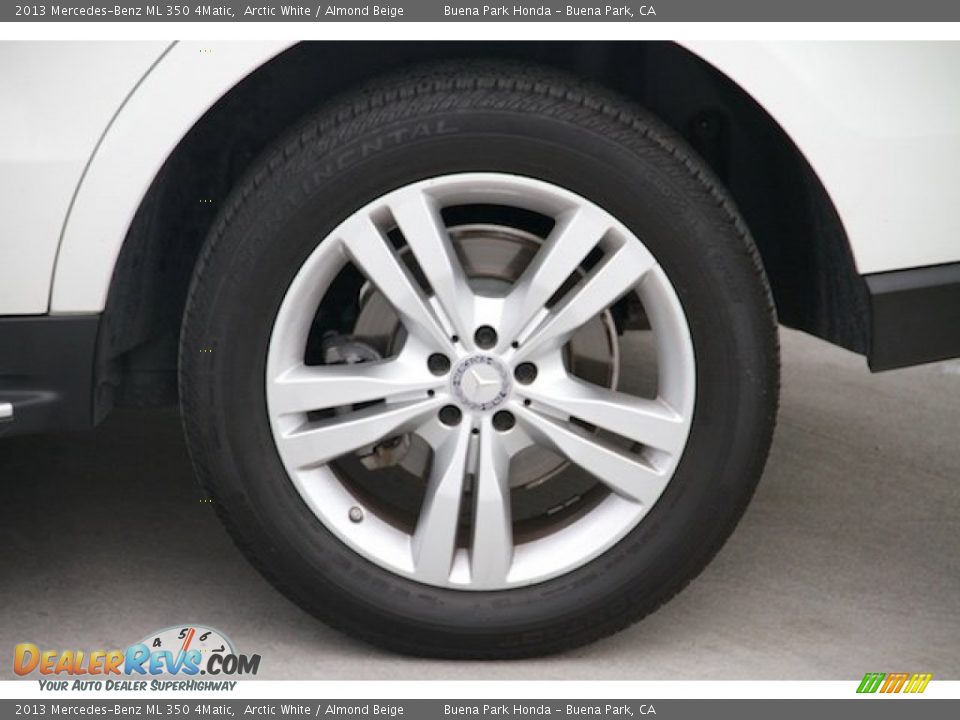 2013 Mercedes-Benz ML 350 4Matic Arctic White / Almond Beige Photo #30