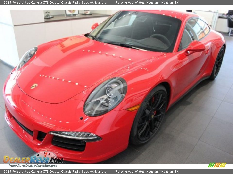 Front 3/4 View of 2015 Porsche 911 Carrera GTS Coupe Photo #3