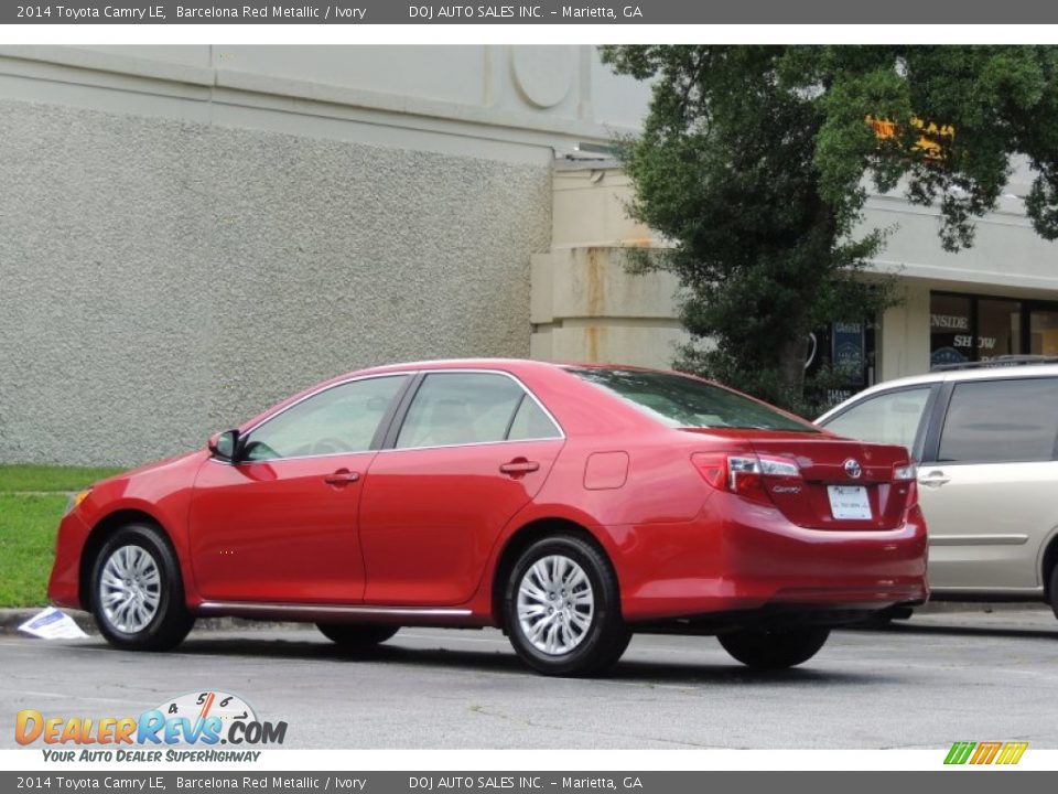 2014 Toyota Camry LE Barcelona Red Metallic / Ivory Photo #10