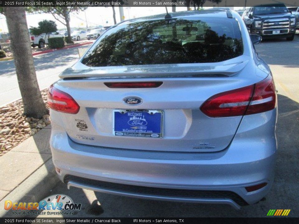 2015 Ford Focus SE Sedan Ingot Silver Metallic / Charcoal Black Photo #10