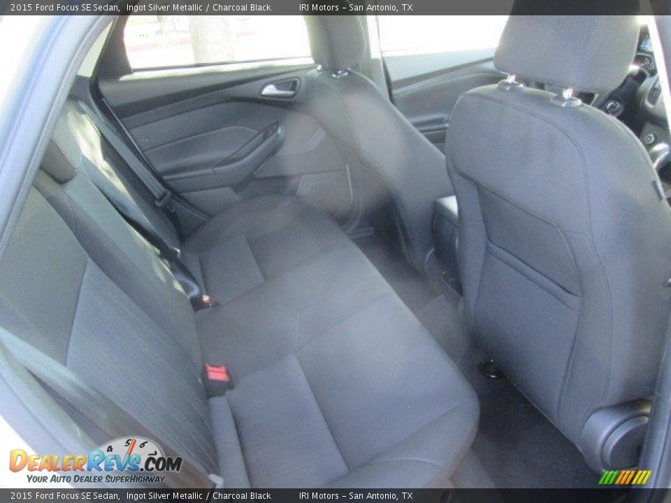 2015 Ford Focus SE Sedan Ingot Silver Metallic / Charcoal Black Photo #15
