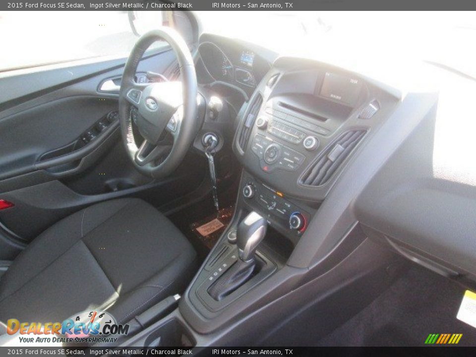 2015 Ford Focus SE Sedan Ingot Silver Metallic / Charcoal Black Photo #23