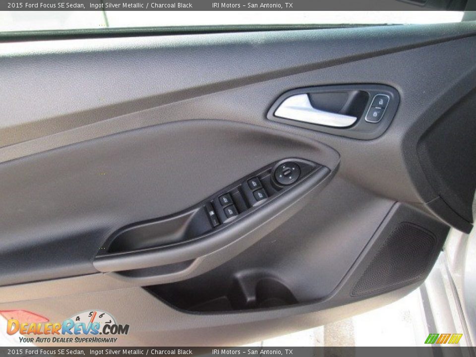 2015 Ford Focus SE Sedan Ingot Silver Metallic / Charcoal Black Photo #27