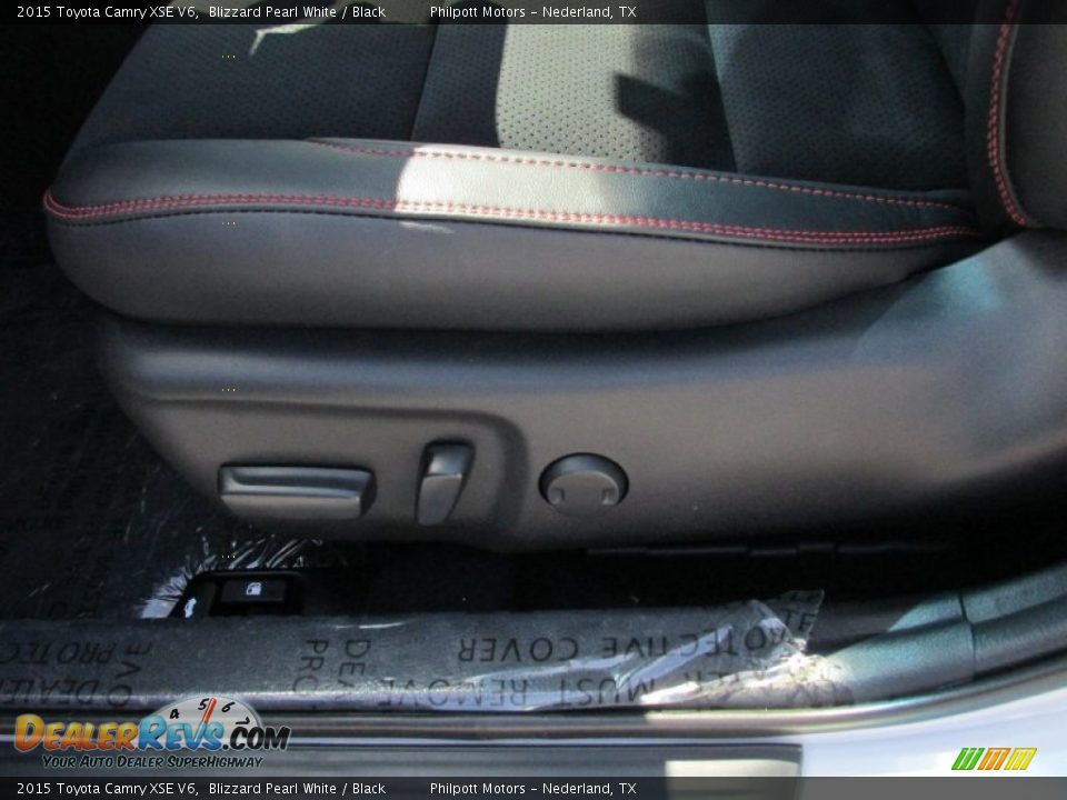 2015 Toyota Camry XSE V6 Blizzard Pearl White / Black Photo #22