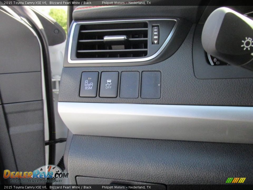 2015 Toyota Camry XSE V6 Blizzard Pearl White / Black Photo #33