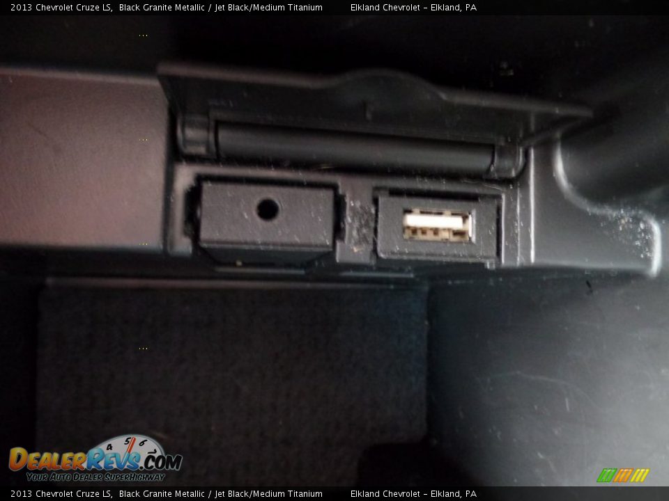 2013 Chevrolet Cruze LS Black Granite Metallic / Jet Black/Medium Titanium Photo #31