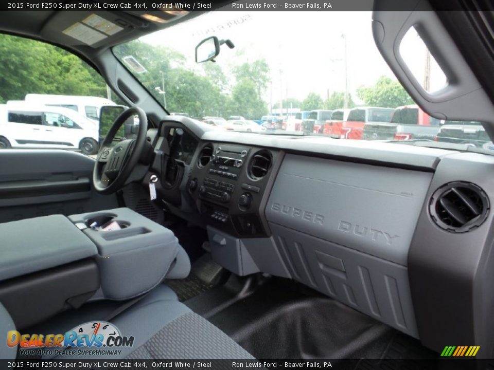 2015 Ford F250 Super Duty XL Crew Cab 4x4 Oxford White / Steel Photo #2