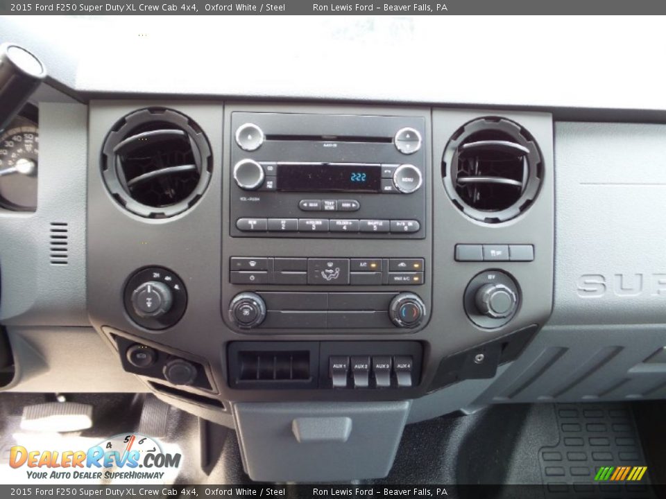 2015 Ford F250 Super Duty XL Crew Cab 4x4 Oxford White / Steel Photo #19