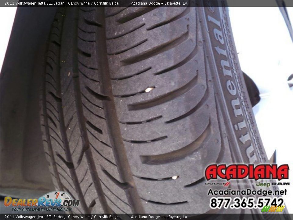 2011 Volkswagen Jetta SEL Sedan Candy White / Cornsilk Beige Photo #15