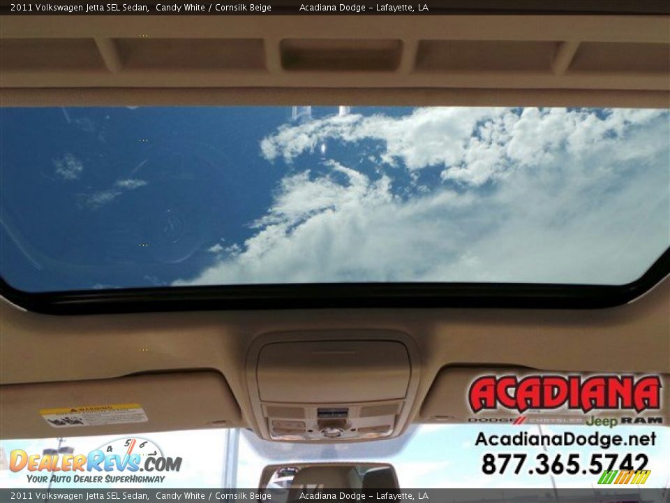 2011 Volkswagen Jetta SEL Sedan Candy White / Cornsilk Beige Photo #22