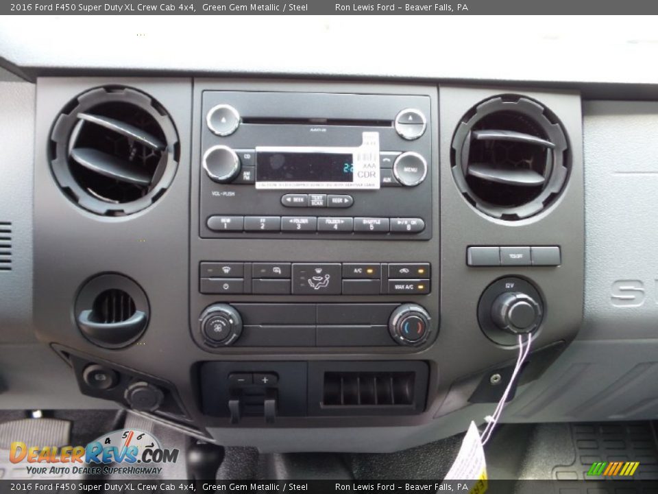 2016 Ford F450 Super Duty XL Crew Cab 4x4 Green Gem Metallic / Steel Photo #19