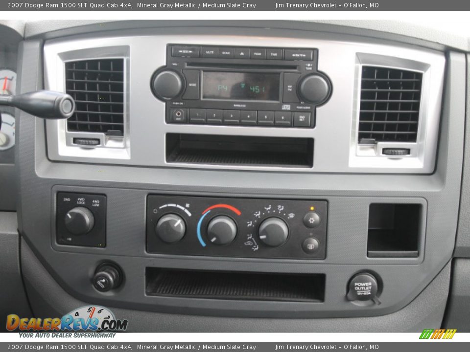 2007 Dodge Ram 1500 SLT Quad Cab 4x4 Mineral Gray Metallic / Medium Slate Gray Photo #12