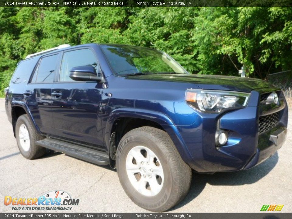 Front 3/4 View of 2014 Toyota 4Runner SR5 4x4 Photo #1