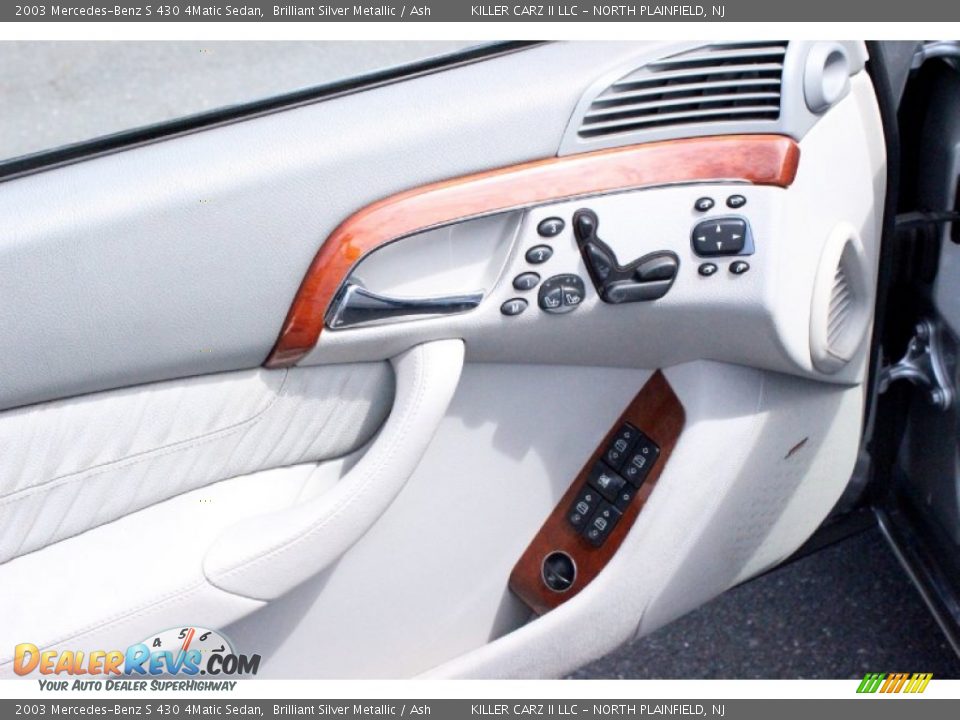 Controls of 2003 Mercedes-Benz S 430 4Matic Sedan Photo #12