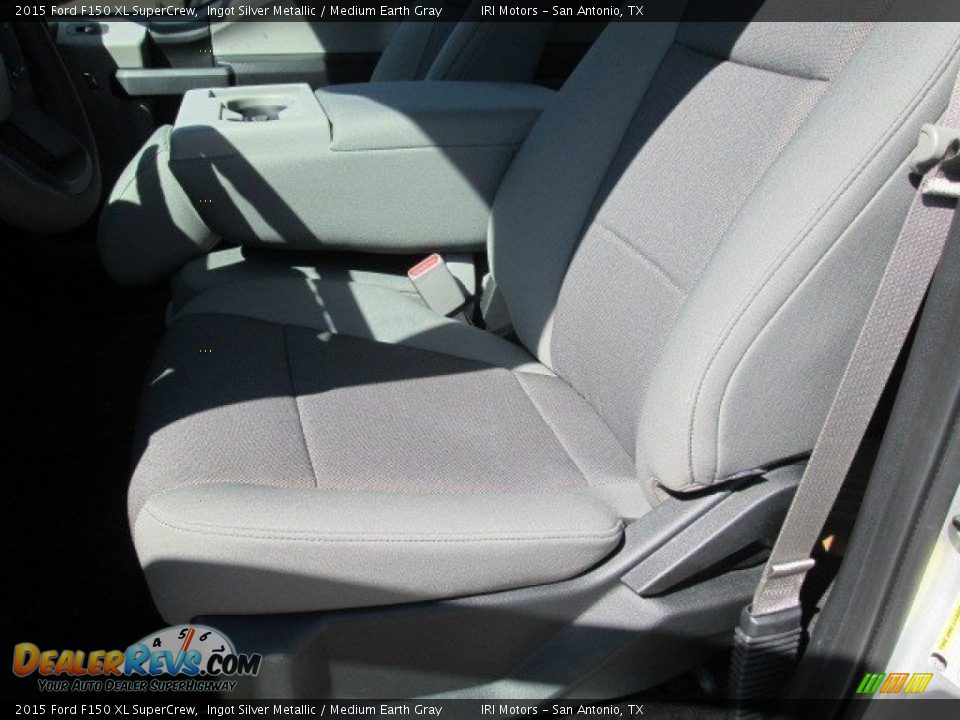 2015 Ford F150 XL SuperCrew Ingot Silver Metallic / Medium Earth Gray Photo #28