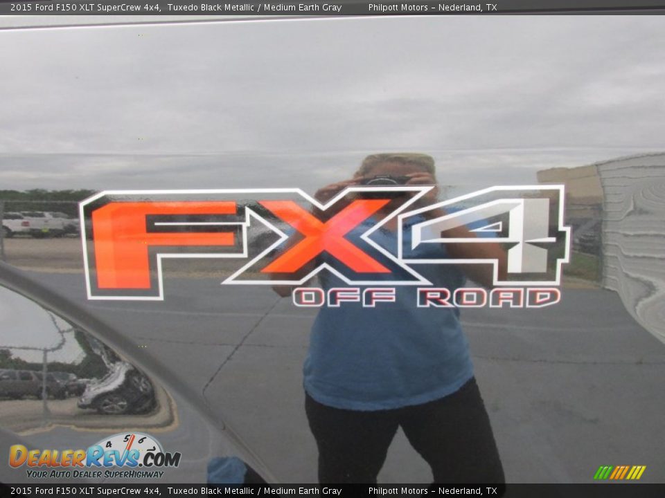 2015 Ford F150 XLT SuperCrew 4x4 Tuxedo Black Metallic / Medium Earth Gray Photo #17