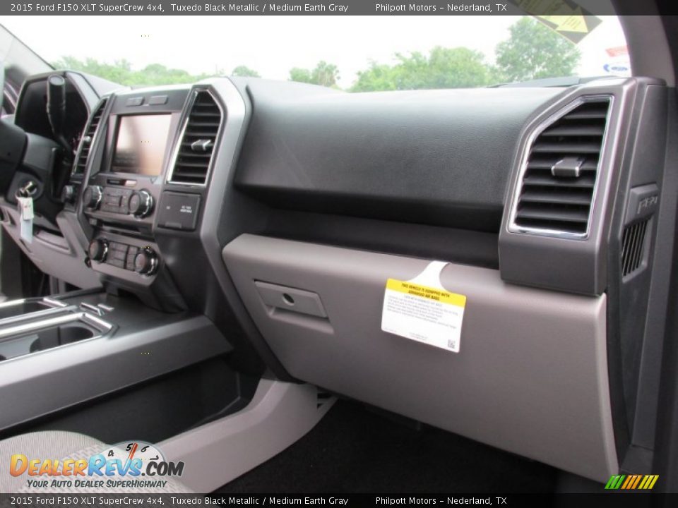 2015 Ford F150 XLT SuperCrew 4x4 Tuxedo Black Metallic / Medium Earth Gray Photo #19