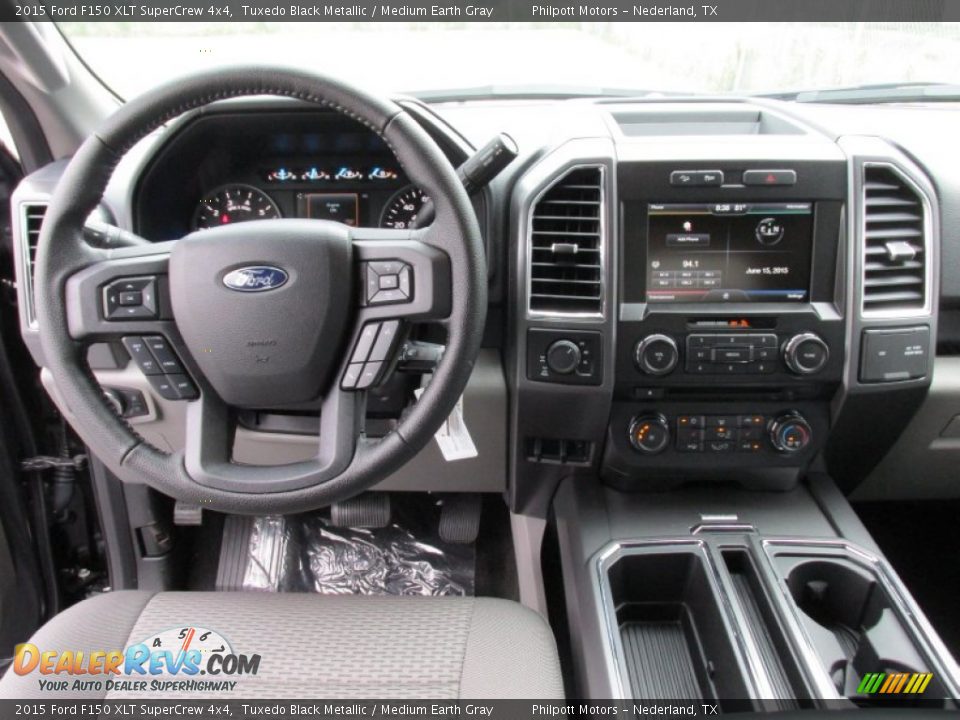 2015 Ford F150 XLT SuperCrew 4x4 Tuxedo Black Metallic / Medium Earth Gray Photo #26