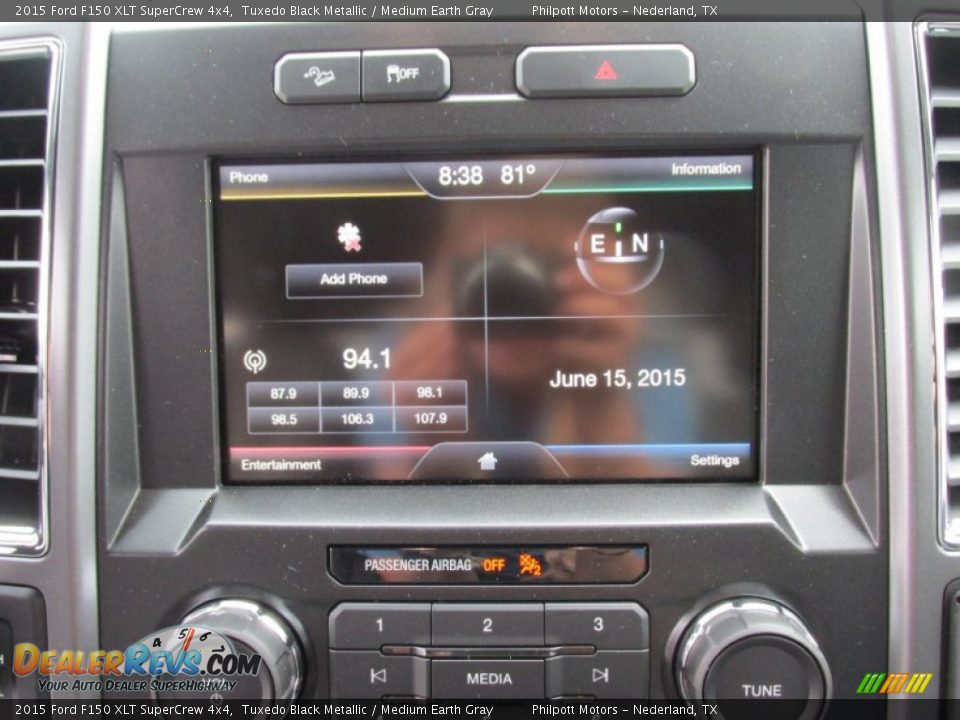 2015 Ford F150 XLT SuperCrew 4x4 Tuxedo Black Metallic / Medium Earth Gray Photo #28