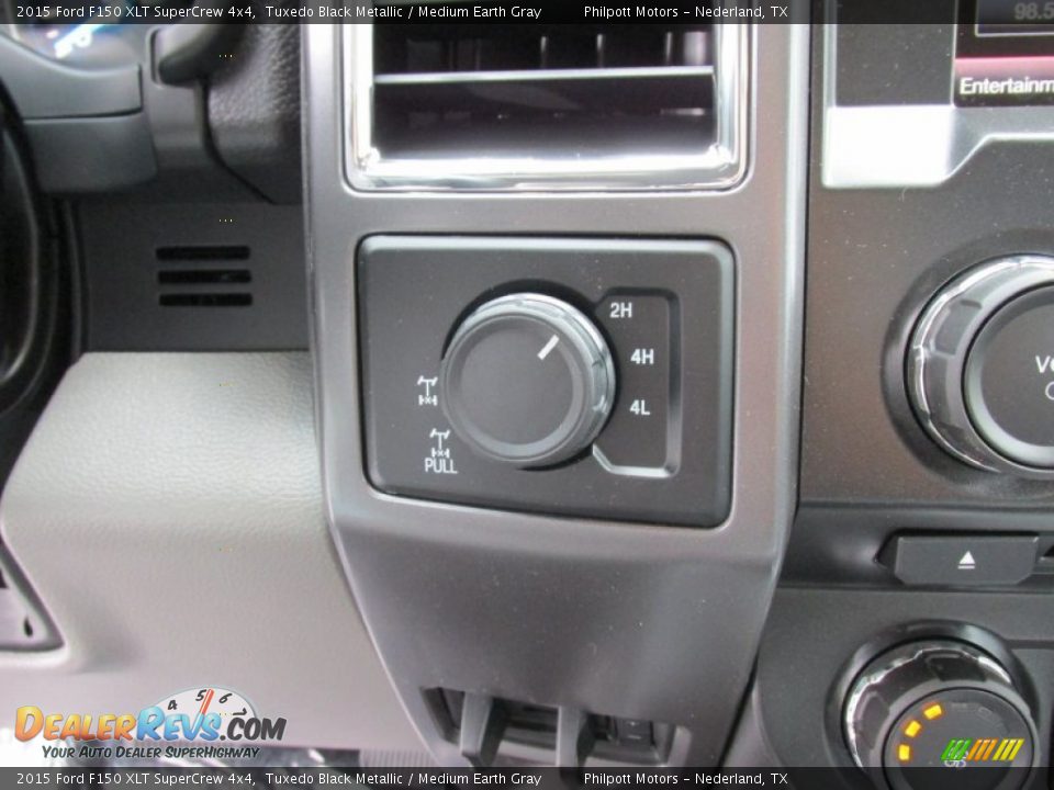 2015 Ford F150 XLT SuperCrew 4x4 Tuxedo Black Metallic / Medium Earth Gray Photo #31