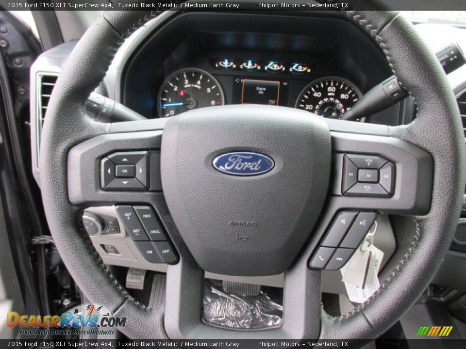 2015 Ford F150 XLT SuperCrew 4x4 Tuxedo Black Metallic / Medium Earth Gray Photo #32