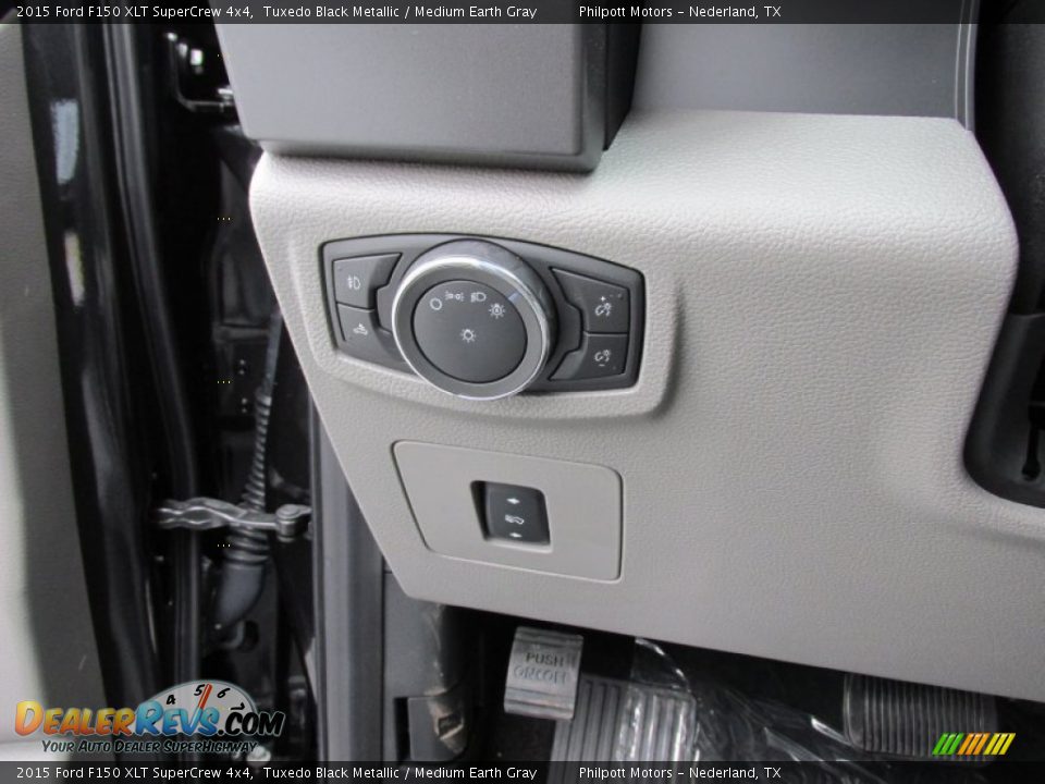 2015 Ford F150 XLT SuperCrew 4x4 Tuxedo Black Metallic / Medium Earth Gray Photo #34