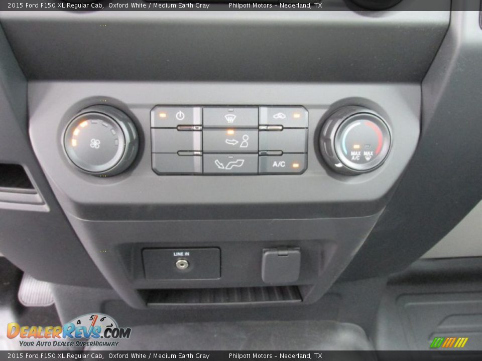 Controls of 2015 Ford F150 XL Regular Cab Photo #26
