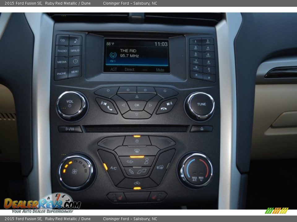 2015 Ford Fusion SE Ruby Red Metallic / Dune Photo #12