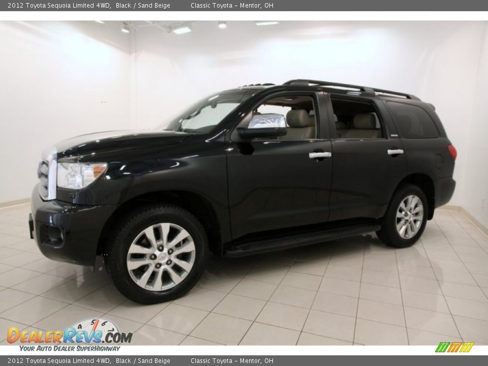 Front 3/4 View of 2012 Toyota Sequoia Limited 4WD Photo #3
