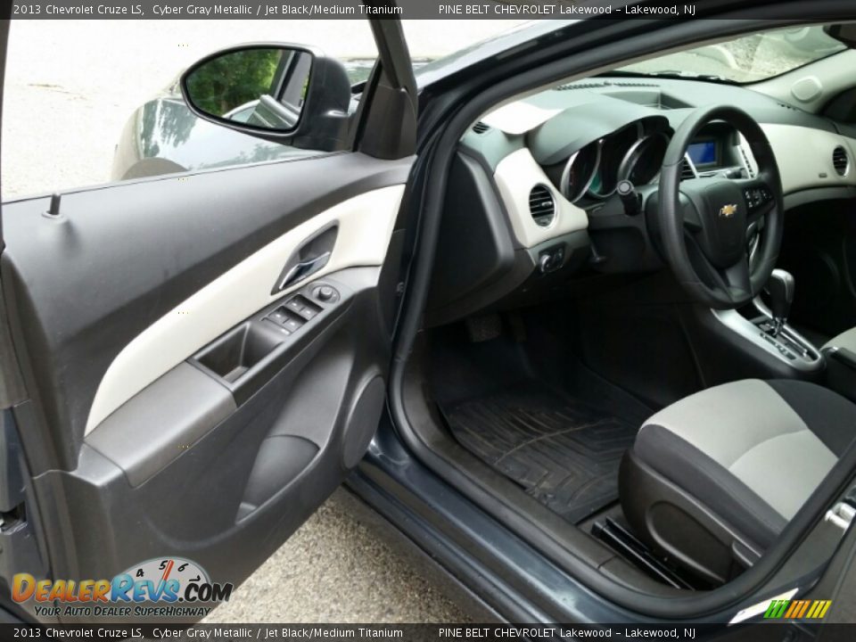 2013 Chevrolet Cruze LS Cyber Gray Metallic / Jet Black/Medium Titanium Photo #16