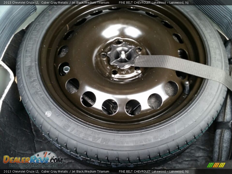 2013 Chevrolet Cruze LS Cyber Gray Metallic / Jet Black/Medium Titanium Photo #22