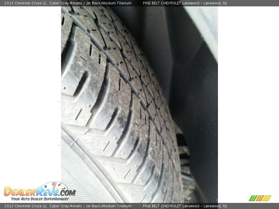 2013 Chevrolet Cruze LS Cyber Gray Metallic / Jet Black/Medium Titanium Photo #23