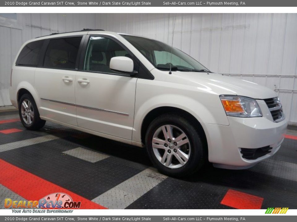 Front 3/4 View of 2010 Dodge Grand Caravan SXT Crew Photo #6