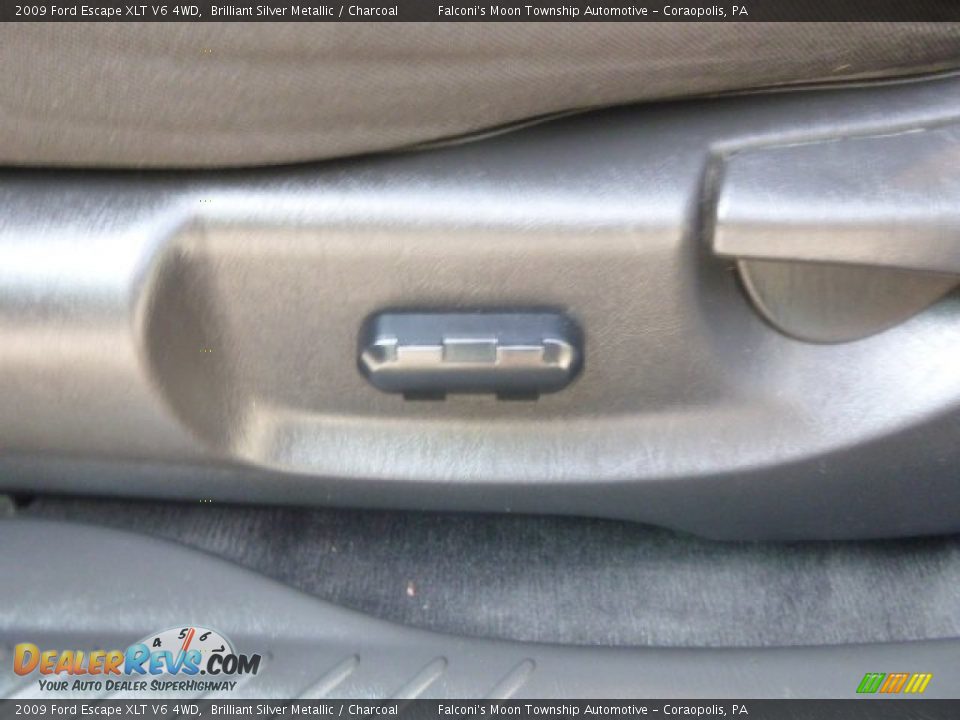 2009 Ford Escape XLT V6 4WD Brilliant Silver Metallic / Charcoal Photo #20