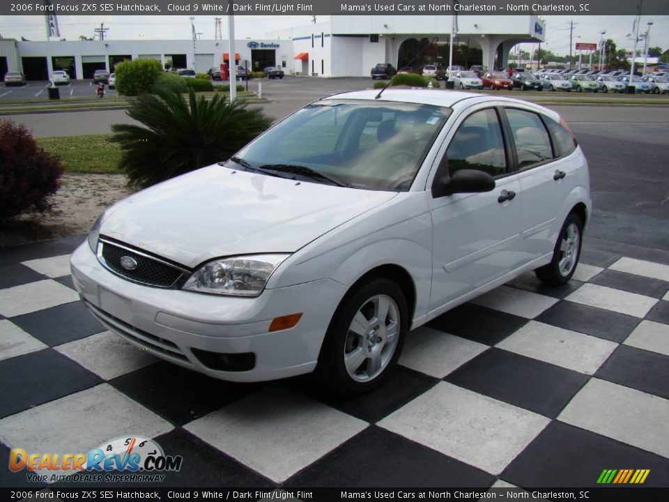 2006 Ford Focus ZX5 SES Hatchback Cloud 9 White / Dark Flint/Light Flint Photo #1