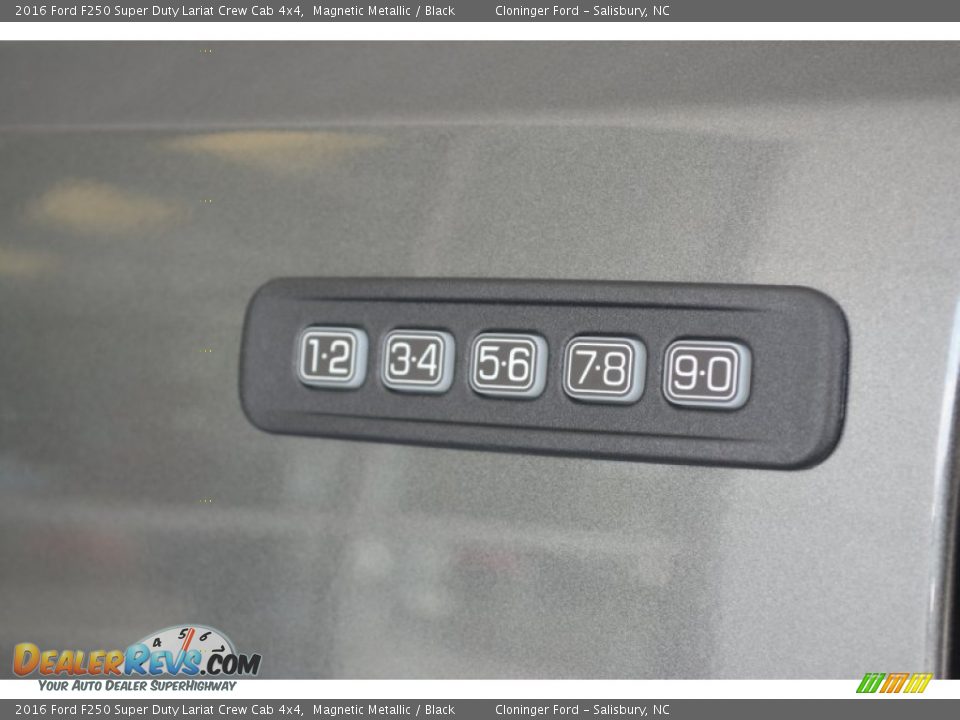 2016 Ford F250 Super Duty Lariat Crew Cab 4x4 Magnetic Metallic / Black Photo #13